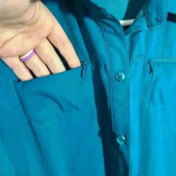 REI Sahara Long Sleeve Shirt. Teal, Size Large. Tons of pockets, vented back. - Picture 3 of 16